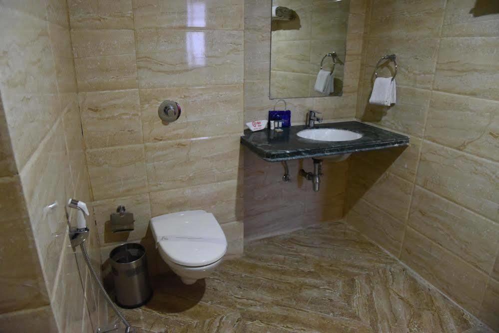Oyo Premium Railway Station Patna Hotel Patna  Luaran gambar